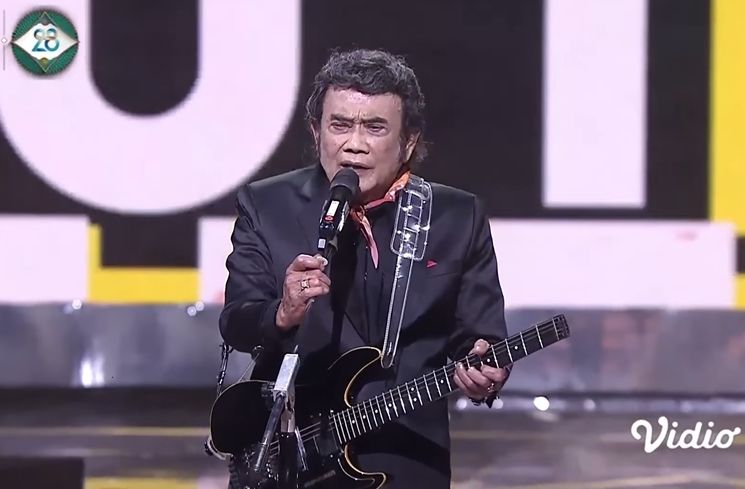 Potret Rhoma Irama Bawakan Lagu Butter BTS (YouTube Indosiar)