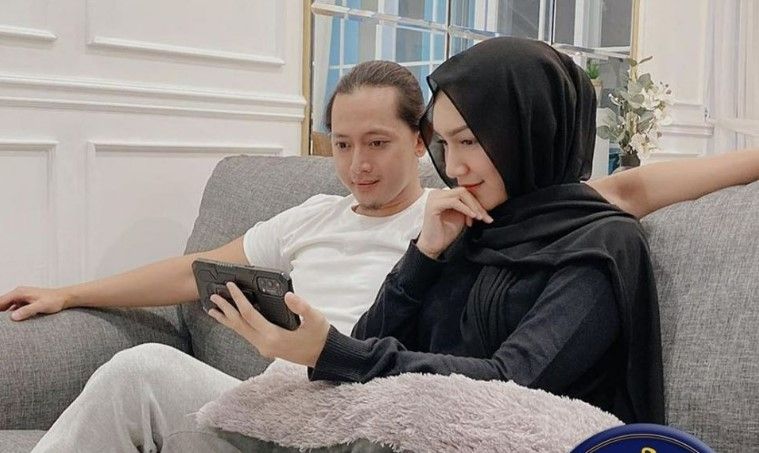 Potret kenangan Melody Prima dan Tommy Bagus Setiadi. (Instagram/@melodyprima)