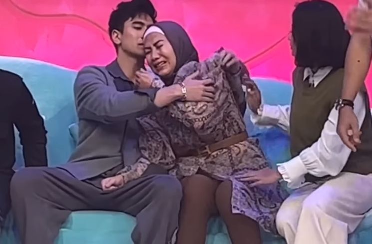 Momen Venna Melinda Nangis Kejer di Acara TV (YouTube TRANS TV Official)