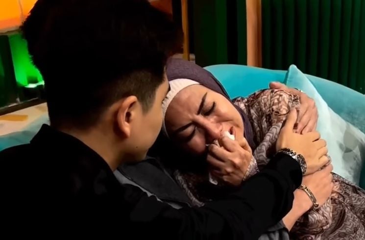 Momen Venna Melinda Nangis Kejer di Acara TV (YouTube TRANS TV Official)