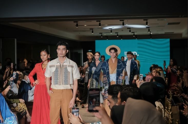 Keindahan Sulam Karawo Asal Gorontalo di Perkenalkan di Indonesia Fashion Week