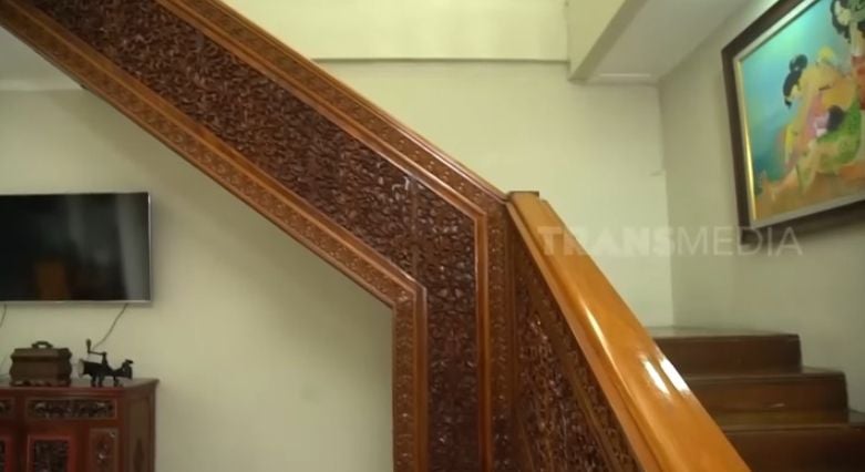 Potret Rumah Mewah Roy Marten. (YouTube/TRANS7Official)