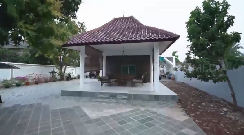 Potret Rumah Mewah Roy Marten. (YouTube/TRANS7Official)