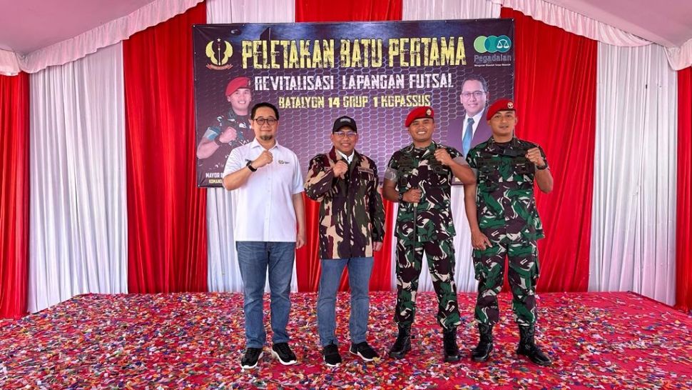 Ajak Masyarakat untuk Hidup Sehat, Pegadaian Bersama Kopassus Bangun Lapangan Olahraga. (Dok: Pegadaian)