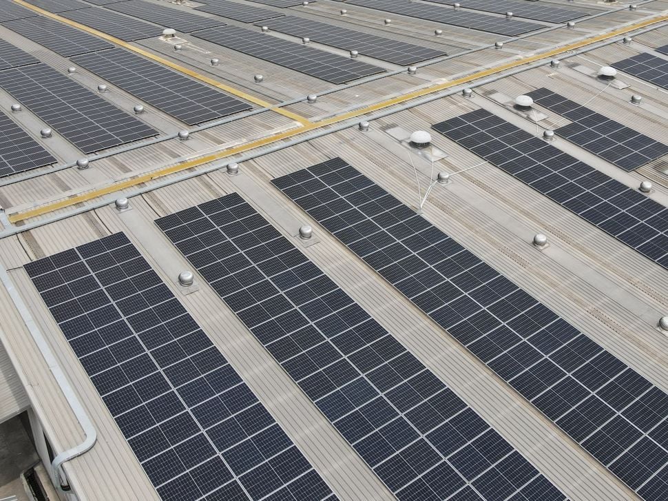 Solar Panel Pabrik Trembesi Milik PT Impack Pratama Industri Tbk