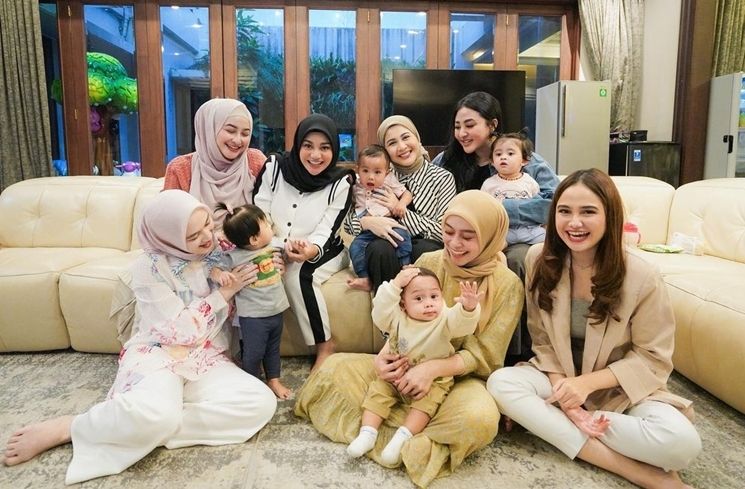 Momen Lesti Kejora Kumpul Bareng Sahabat (Instagram/@lestykejora)