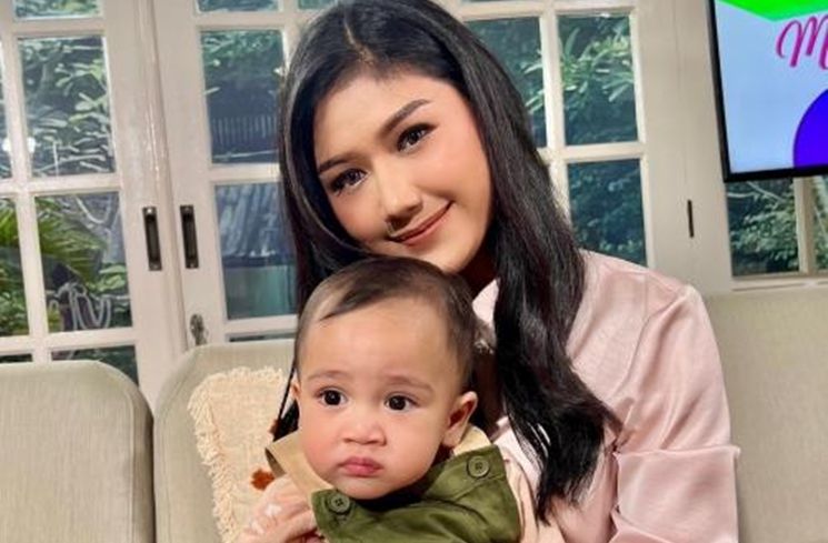 Potret Erina Gudono Momong Cipung (Instagram/@kaesangerina)