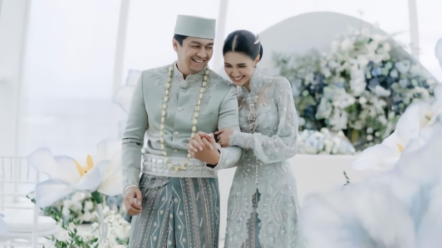 Potret Pernikahan Deva Mahenra & Mikha Tambayong (Instagram/@thebridestory)