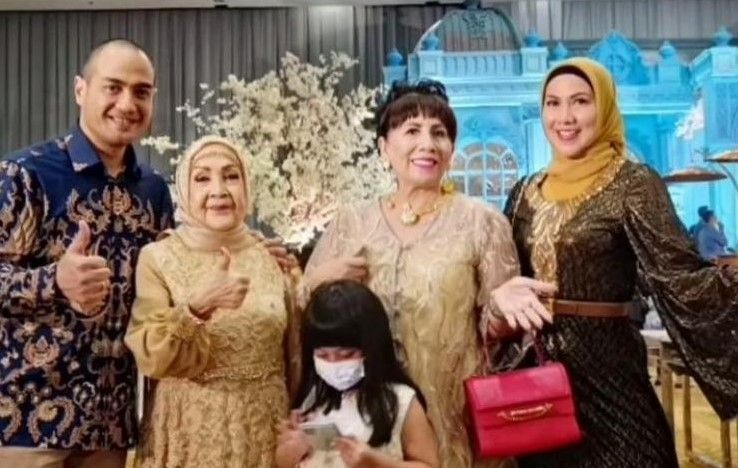  Tak Yakin Anaknya KDRT, Ibu Ferry Irawan Curiga Lihat Hidung Venna Melinda Berdarah: Kayak Mimisan.