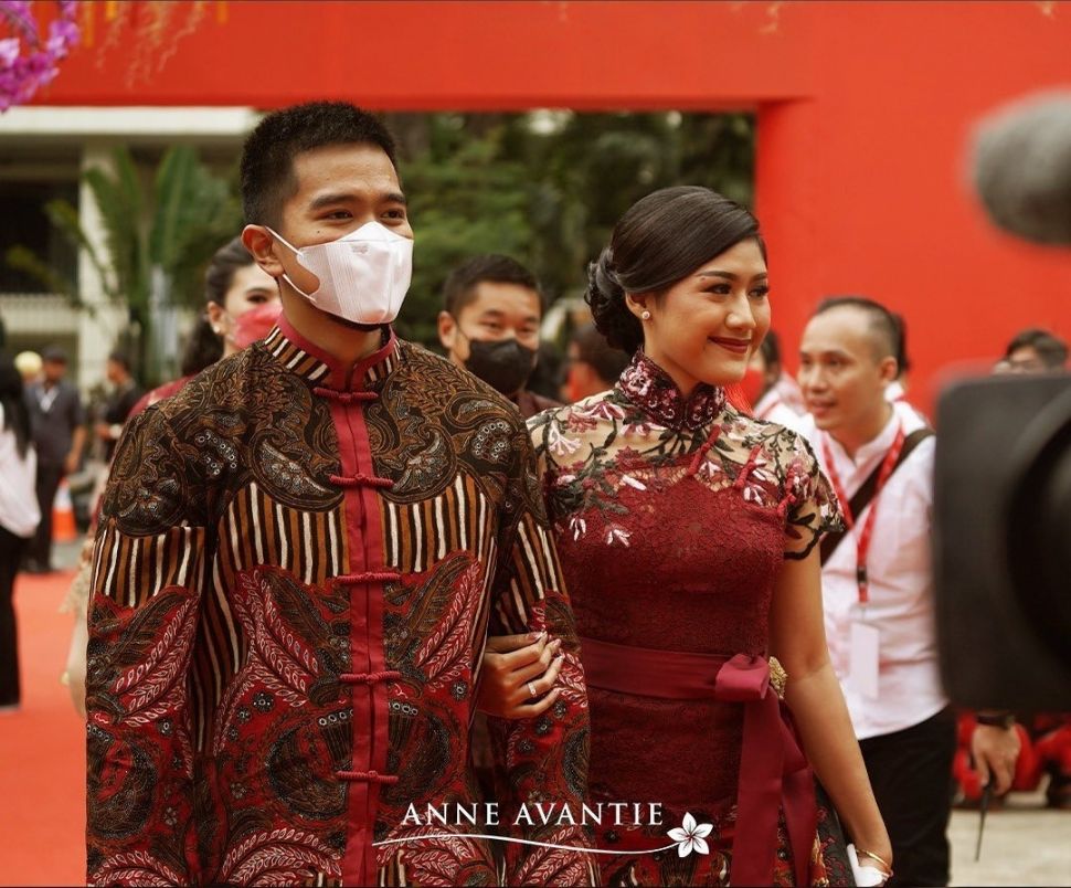 Penampilan Kaesang Pangarep dan Erina Gudono di Perayaan Imlek Nasional 2023 (Instagram @anneavantieheart)