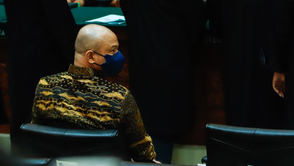 Terdakwa kasus narkoba Teddy Minahasa saat mengikuti sidang di Pengadilan Negeri Jakarta Barat, Kamis (2/2/2023). [Suara.com/Alfian Winanto]