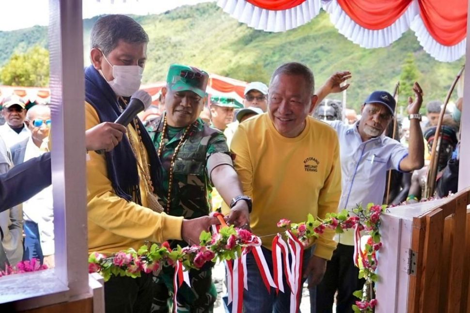 Bantu Tingkatkan Kualitas Kesehatan dan Pendidikan di Papua Lewat Program "Kemanusiaan Kitorang Melihat Terang di Ufuk Timur." 