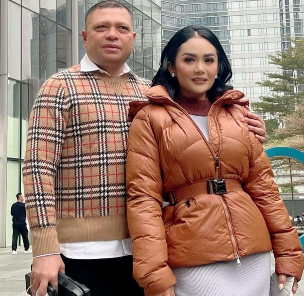 Potret Liburan Krisdayanti dan Raul Lemos (instagram@krisdayantilemos) 