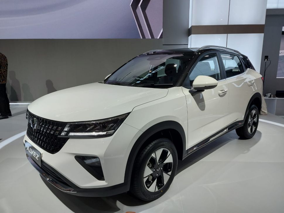 Wuling Alvez di IIMS 2023 [Suara.com/Manuel Jeghesta Nainggolan].
