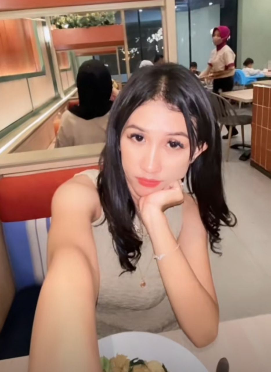 Sosok EY atau Erneli Yanti, Selebgram Bengkulu yang Live Bugil (TikTok/@nillyeryaaaa)