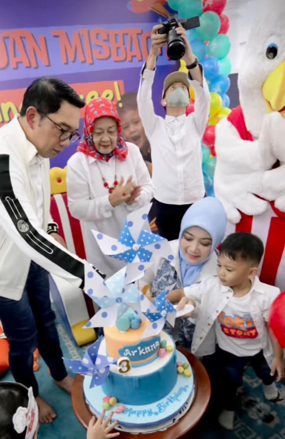 Ridwan Kamil dan Atalia Praratya Rayakan Ulang Tahun Putra Bungsunya Arkana Aidan Misbach (Instagram)