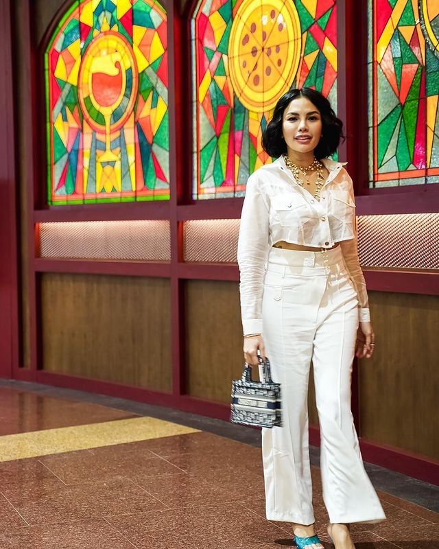 Potret Nikita Mirzani Pakai Open Dress di Acara Luna Maya (Instagram/@nikitamirzanimawardi_172)
