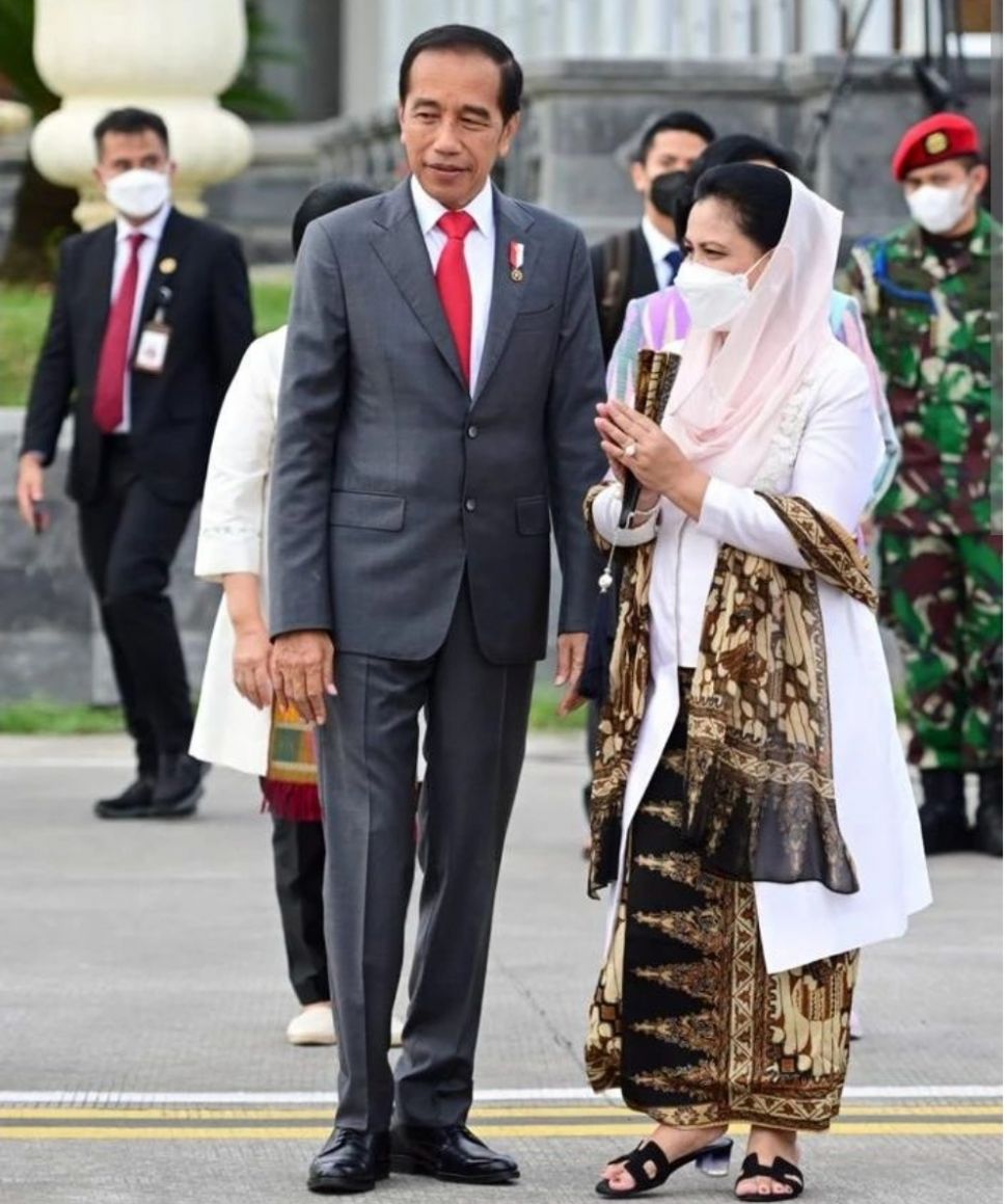 Iriana Jokowi Kenakan Sandal Branded Hermes (Instagram)