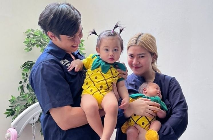 Potret Felicya Angelista Momong dua Anak (Instagram/@felicyangelista_)