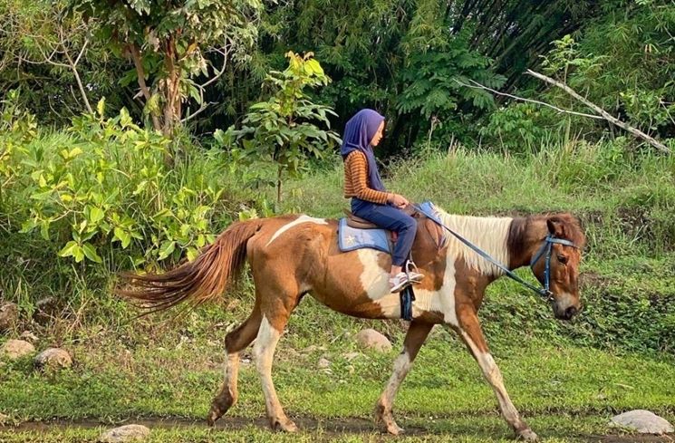 Potret Anak Artis Berkuda (Instagram/@kana.sybilla)