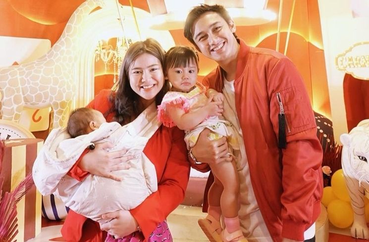 Potret Felicya Angelista Momong dua Anak (Instagram/@felicyangelista_)