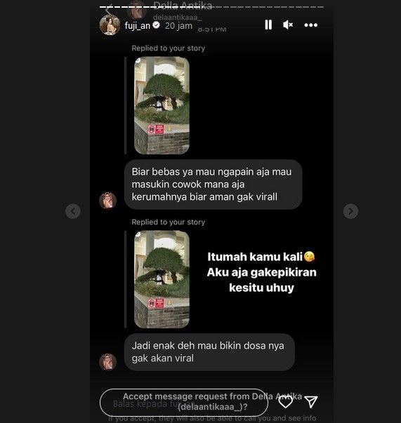 Larang orang mengambil foto dan video di depan rumah barunya, Fuji dituduh yang tidak-tidak oleh warganet. Kata seorang warganet, hal itu dilakukan Fuji agar ia bisa memasukkan cowok seenaknya ke rumah barunya tersebut. [Instagram]