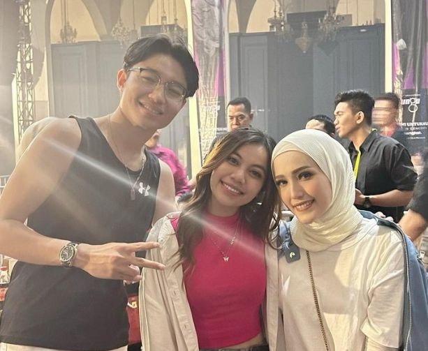 Kiesha Alvaro, Frislly Herlind, dan Adelia Pasha. (Instagram/ adeliapasha)