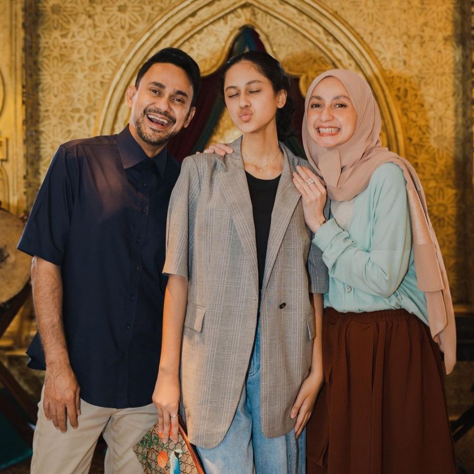 Ramzi bersama istrinya, Avi Basalamah dan putri mereka, Asila Maisa. [Instagram]