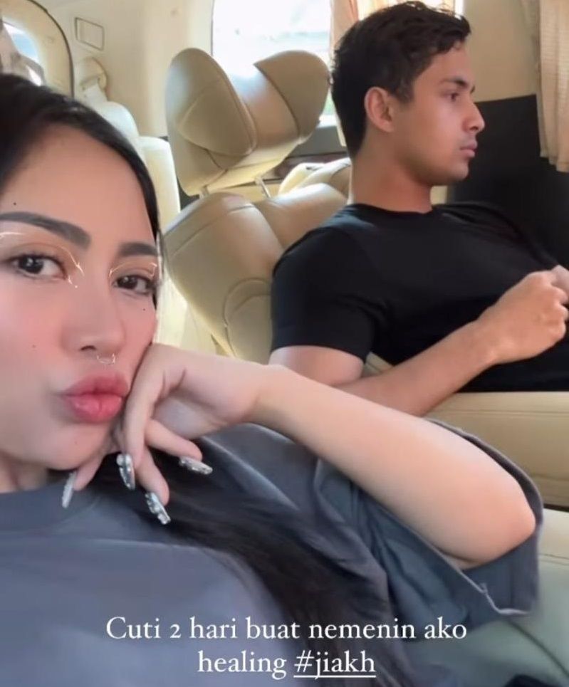 Rachel Vennya liburan bareng Salim Nauderer dan teman-teman. [Instagram]