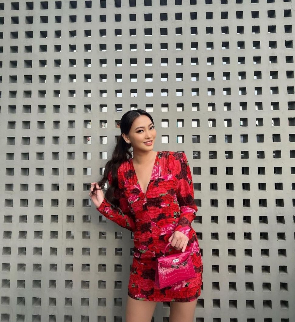 Cindy Angelina, putri anggota DPR RI dari PDIP, Herman Hery yang juga pendiri Esqa Cosmetics (Instagram)