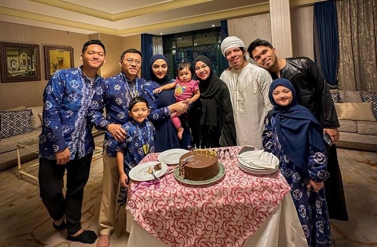 Potret Keluarga Ashanty Umrah (Instagram/@ananghijau)