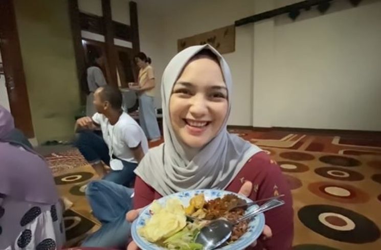 Menu Buka Puasa Artis yang Bisa Dicontek (YouTube Ciky Citra Rezky)