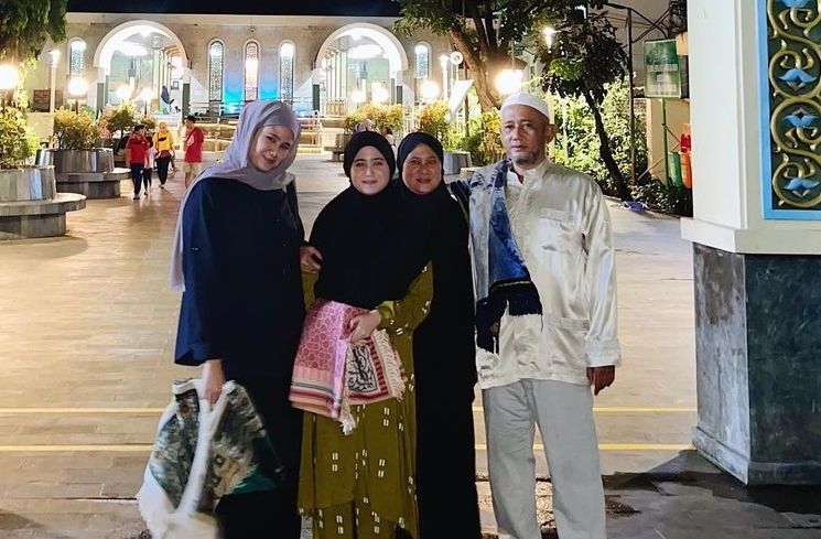 Potret Kenangan Tissa Biani dan Ayah (Instagram/@tissabiani)