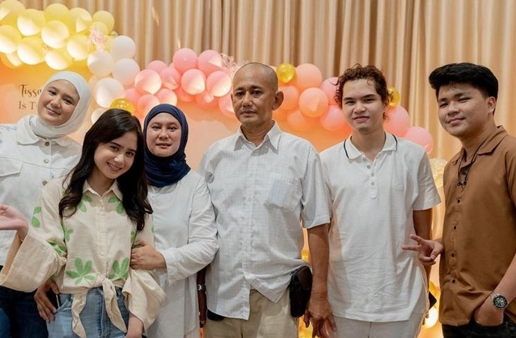 Potret Kenangan Tissa Biani dan Ayah (Instagram/@tissabiani)
