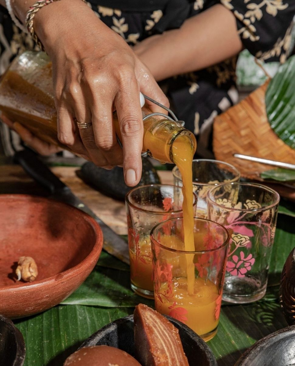 Mbok Jamu Masuk Vogue Magazine (Instagram @voguemagazine/ Fotografer Nyimas Laula)