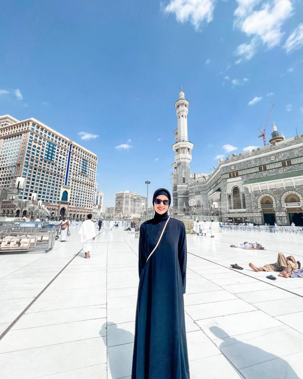 Nia Ramadhani umrah (Instagram/@ramadhaniabakrie)