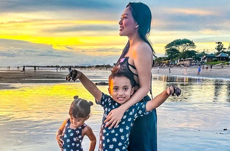 Potret Rachel Vennya dan Okin Berlibur di Bali Bersama Anak (Instagram/@rachelvennya)