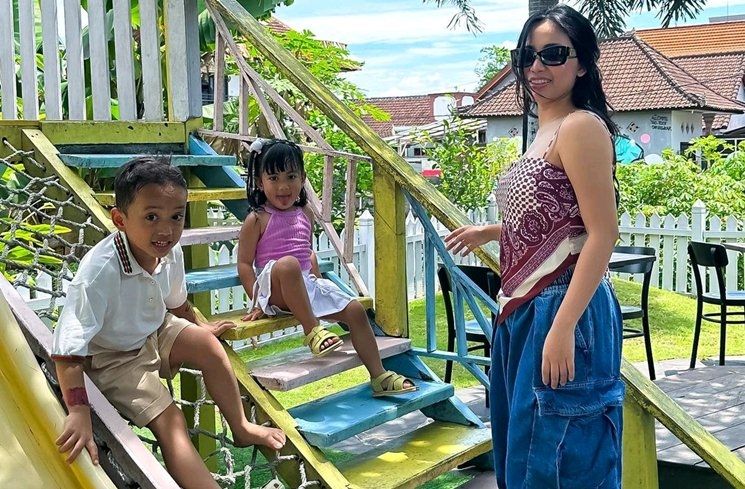 Potret Rachel Vennya dan Okin Berlibur di Bali Bersama Anak (Instagram/@rachelvennya)