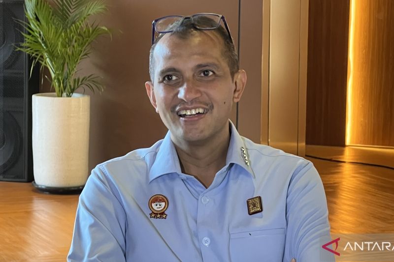 Wakil Menteri Hukum dan HAM Edward Omar Sharif Hiariej memberi keterangan kepada wartawan di Kantor Kementerian Hukum dan HAM, Jakarta Selatan, Selasa (18/4/2023). ANTARA/Putu Indah Savitri