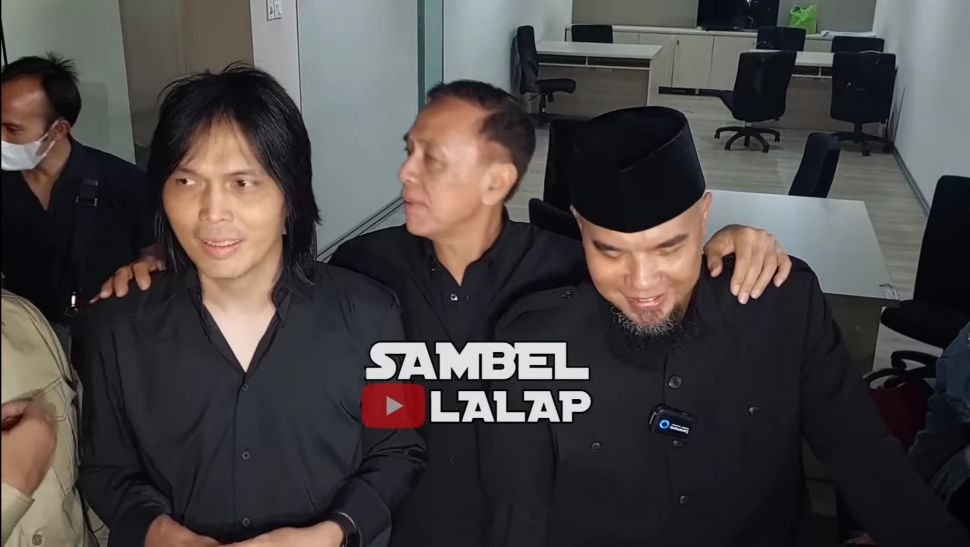 Momen Pertemuan Ahmad Dhani dan Once Mekel. (YouTube Sambel Lalap)