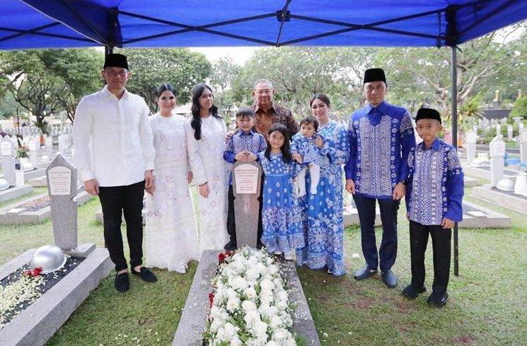 Potret Lebaran Keluarga SBY (Instagram/@agusyudhoyono)