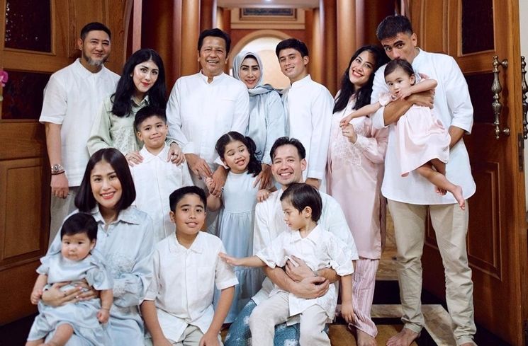 Potret Lebaran Keluarga Alshad Ahmad (Instagram/@gyaps)