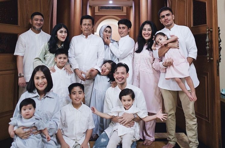 Potret Lebaran Keluarga Alshad Ahmad (Instagram/@citrasadiqah)