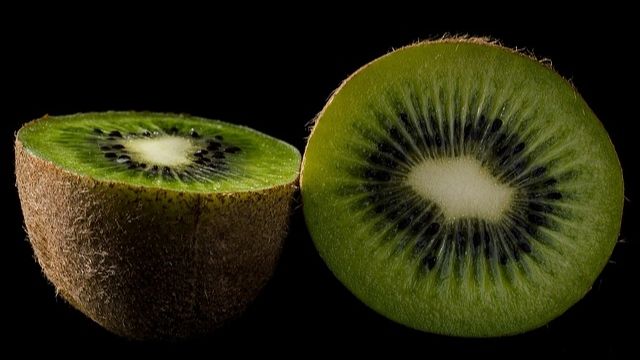 Ilustrasi buah kiwi (Pixabay.com/AliceKeyStudio)