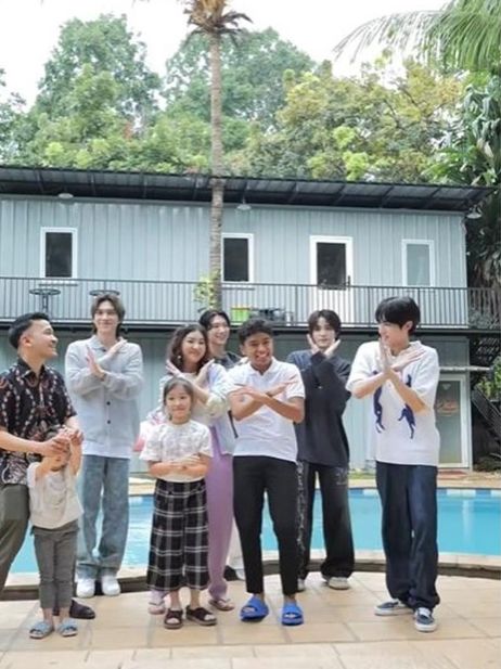 Potret Keluarga Ruben Onsu Sambut WayV di Rumah (Instagram/@sarwendah29)