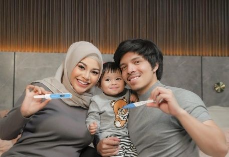 Atta Halilintar, Aurel Hermansyah dan Ameena Hanna Nur Atta [Instagram/@attahalilintar]