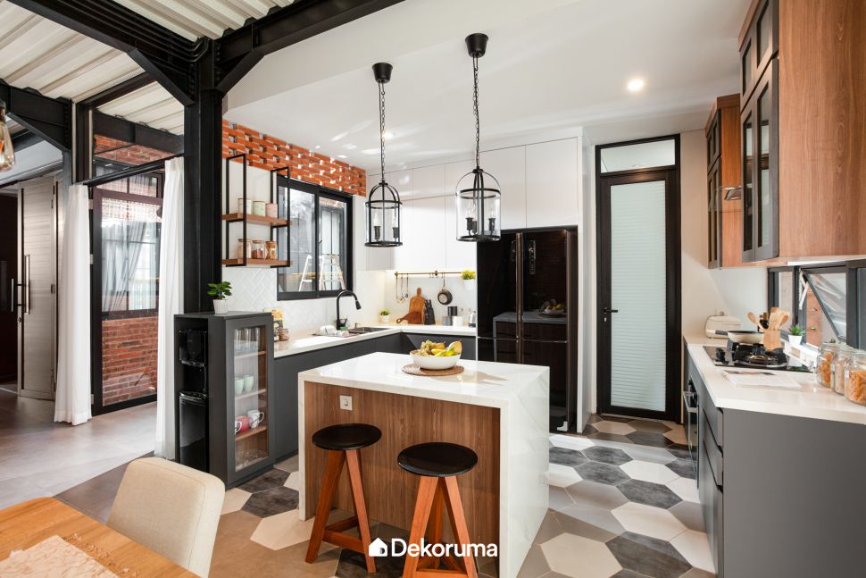 Inspirasi Dapur Kekinian dengan Kitchen Island yang Mewah. (Dekoruma)