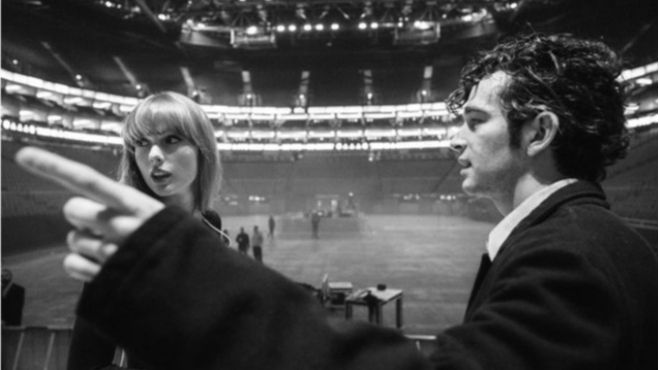 Taylor Swift dan Matty Healy.(Instagram/jordhughesphoto)
