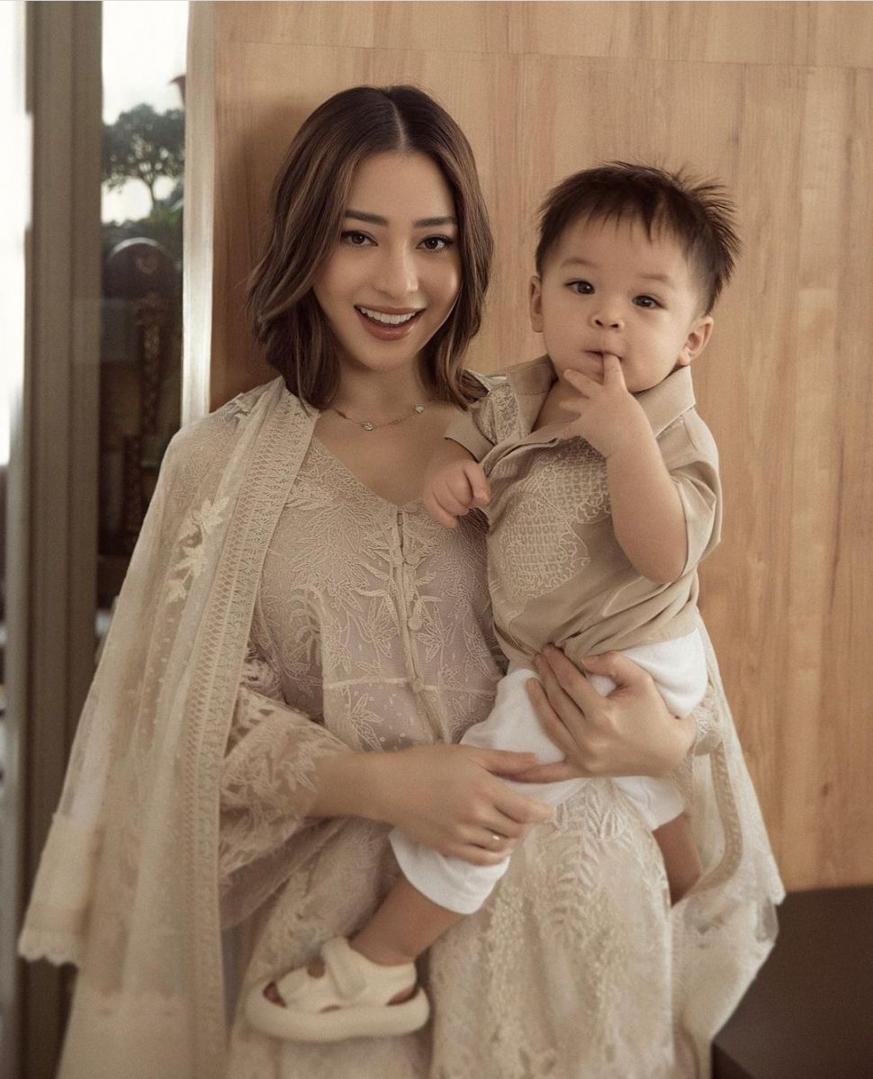 Nikita Willy dan Issa Xander Djokosoetono atau Baby Izz (Instagram)