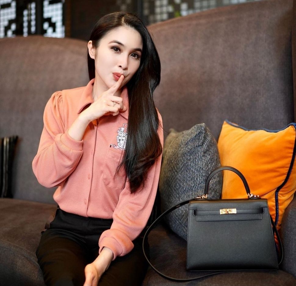 Sandra Dewi Keciduk Pakai Hermes KW? (Instagram/@Sandradewi88)